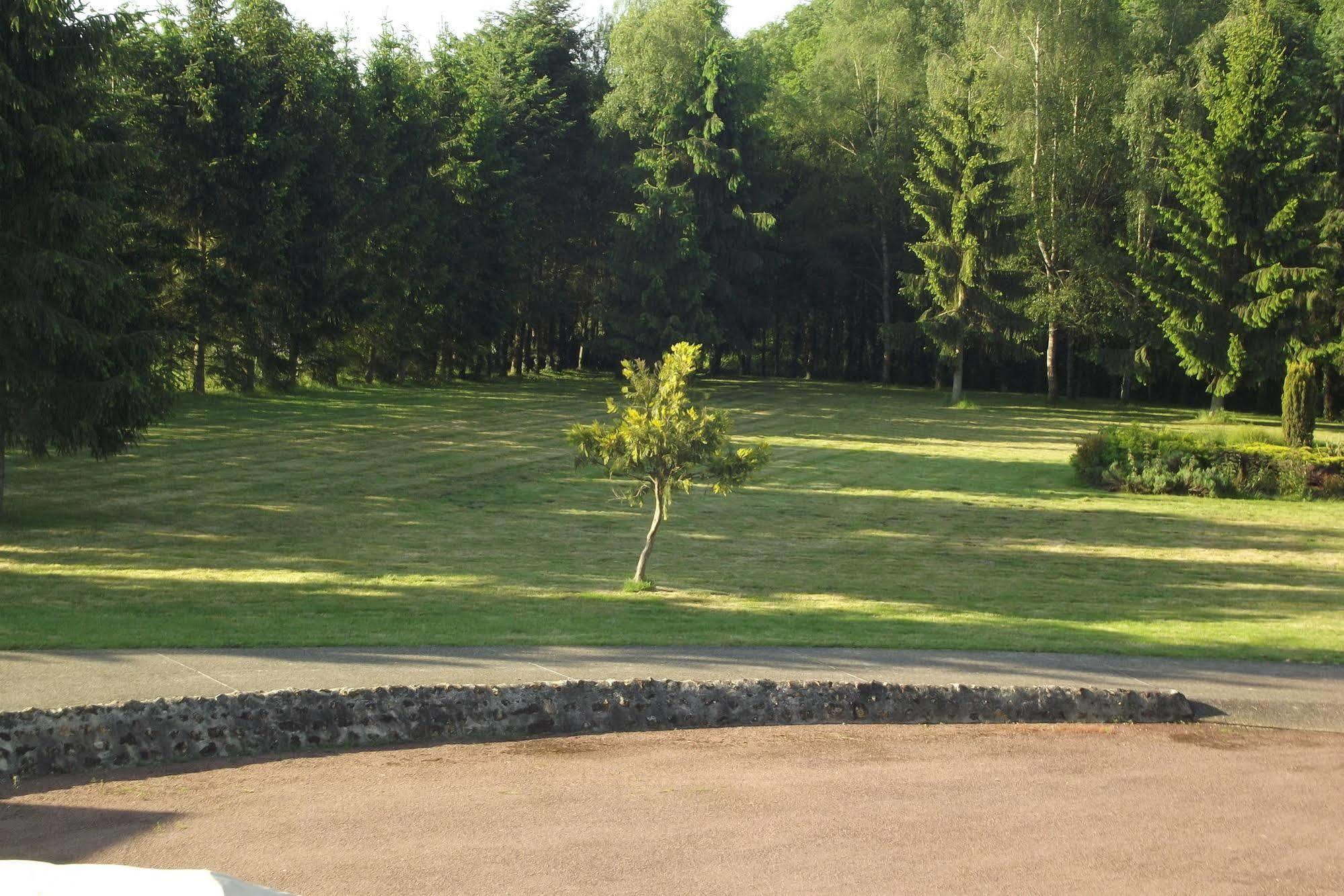 Les Vedieres Conflans-sur-Anille Luaran gambar